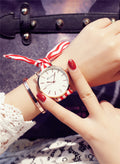 Retro Stoffuhr für Damen – Bild 5 | LuxeStyle