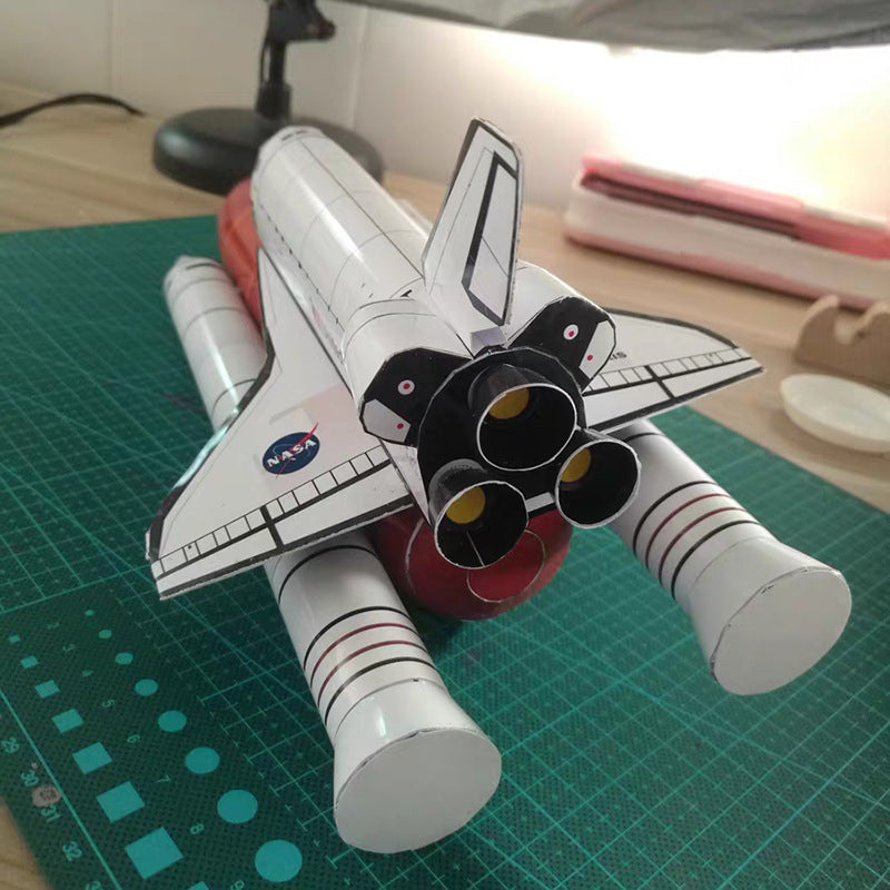 DIY 3D-Papiermodell Space Shuttle – Bild 9 | LuxeStyle