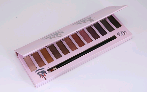 Kelly Lidschatten-Palette, 12 Farben matt – Bild 10 | LuxeStyle