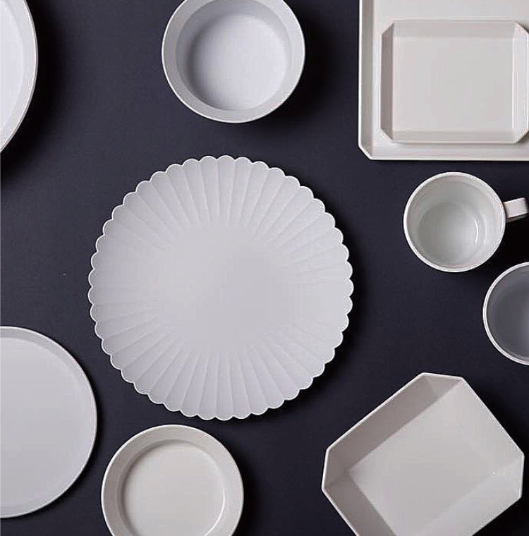 Grau-weisser Chrysanthemen-Essteller – Bild 6 | LuxeStyle