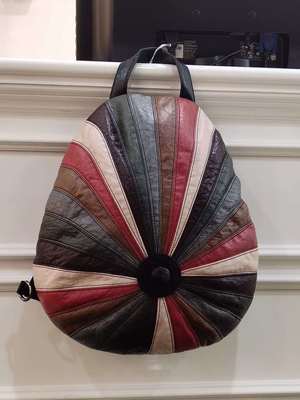 Schultertasche mit kontrastierendem Stichmuster | LuxeStyle