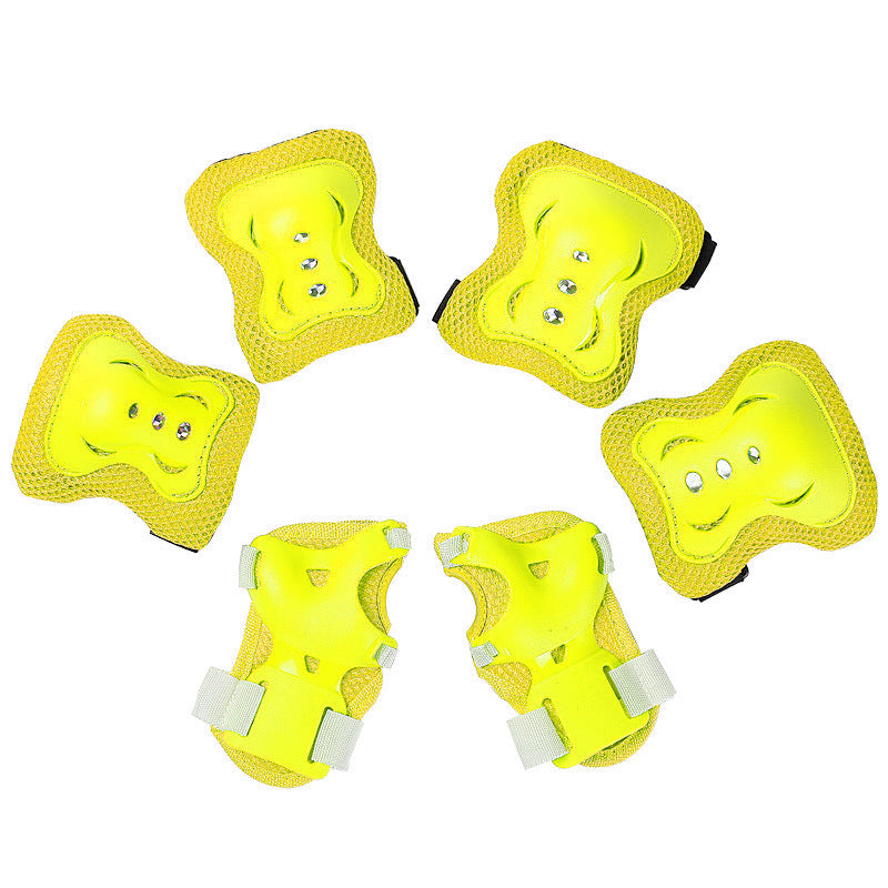 Kinder-Helm mit Schutz