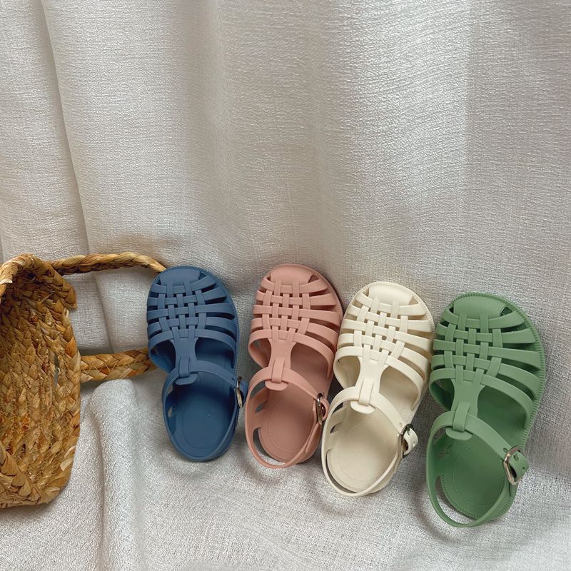 Kinder Sandalen mit Lochmuster – Bild 5 | LuxeStyle