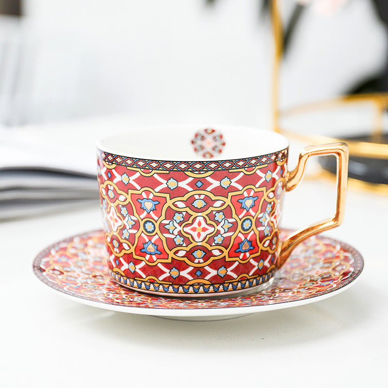 Kaffee- und Teetasse mit Untertasse aus Porzellan – Bild 2 | LuxeStyle