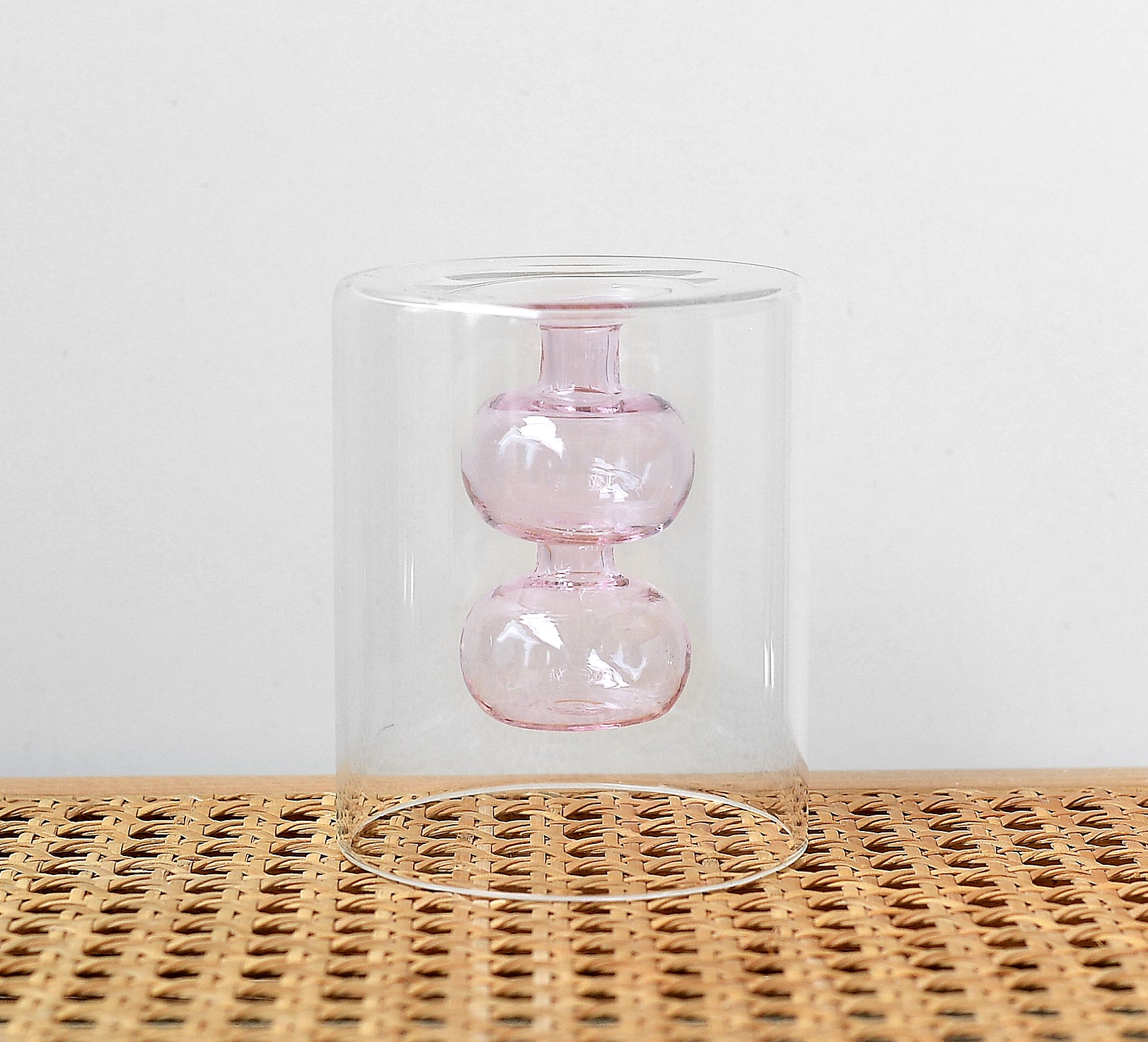 Retro Glasvase mit Blumen