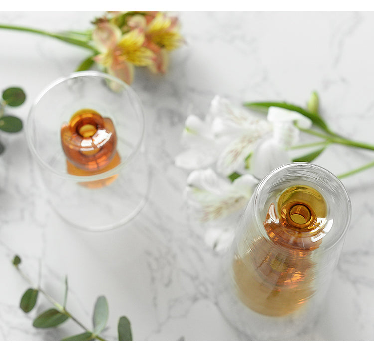 Retro Glasvase mit Blumen