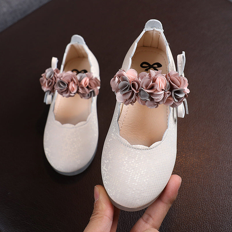 Mädchen Lederschuhe mit Blumen und Schleife – Bild 3 | LuxeStyle