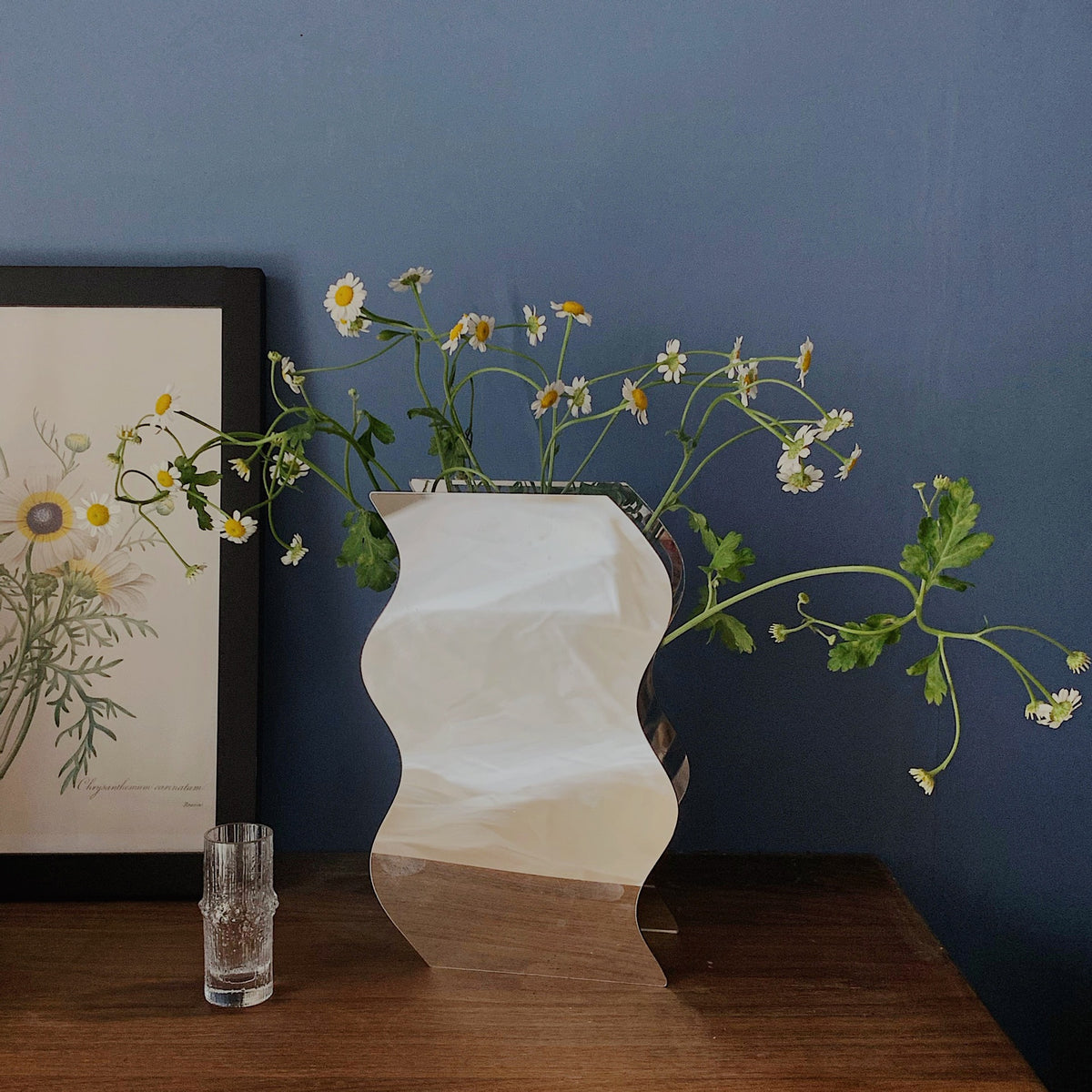 Acryl-Blumenvase mit Spiegel-Print – Bild 5 | LuxeStyle
