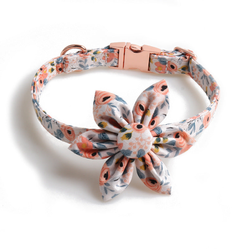 Halsband mit Blumenmuster und Metallverschluss – Bild 5 | LuxeStyle