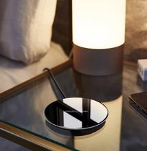 Runder Wireless Charger mit Spiegel und Ladeanzeige – Bild 5 | LuxeStyle