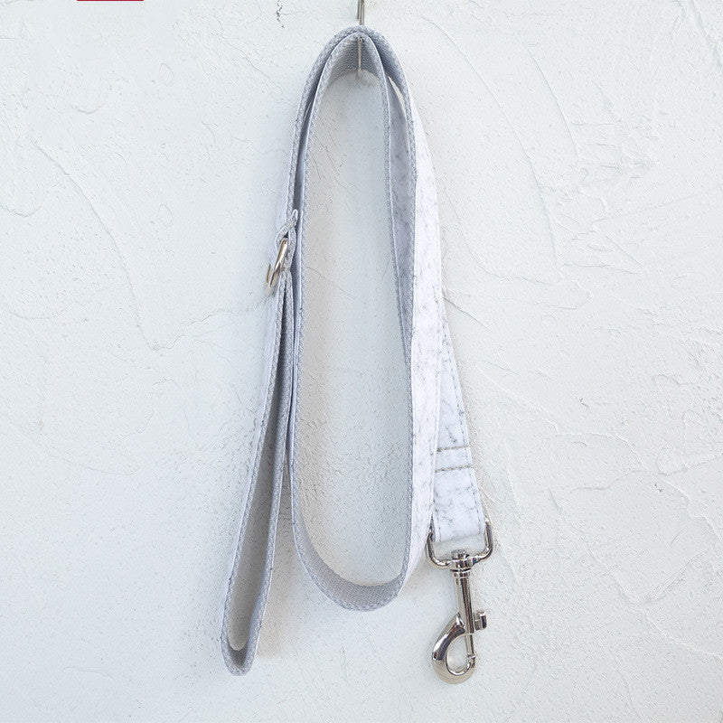 Halsband im Marmor-Design – Bild 6 | LuxeStyle