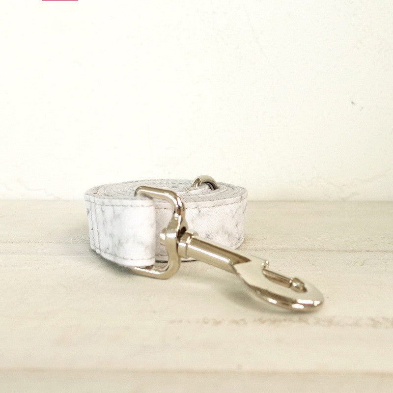 Halsband im Marmor-Design – Bild 5 | LuxeStyle