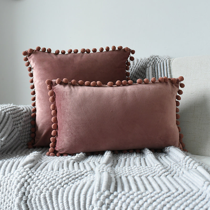Samt-Kissen mit Bommeln | LuxeStyle