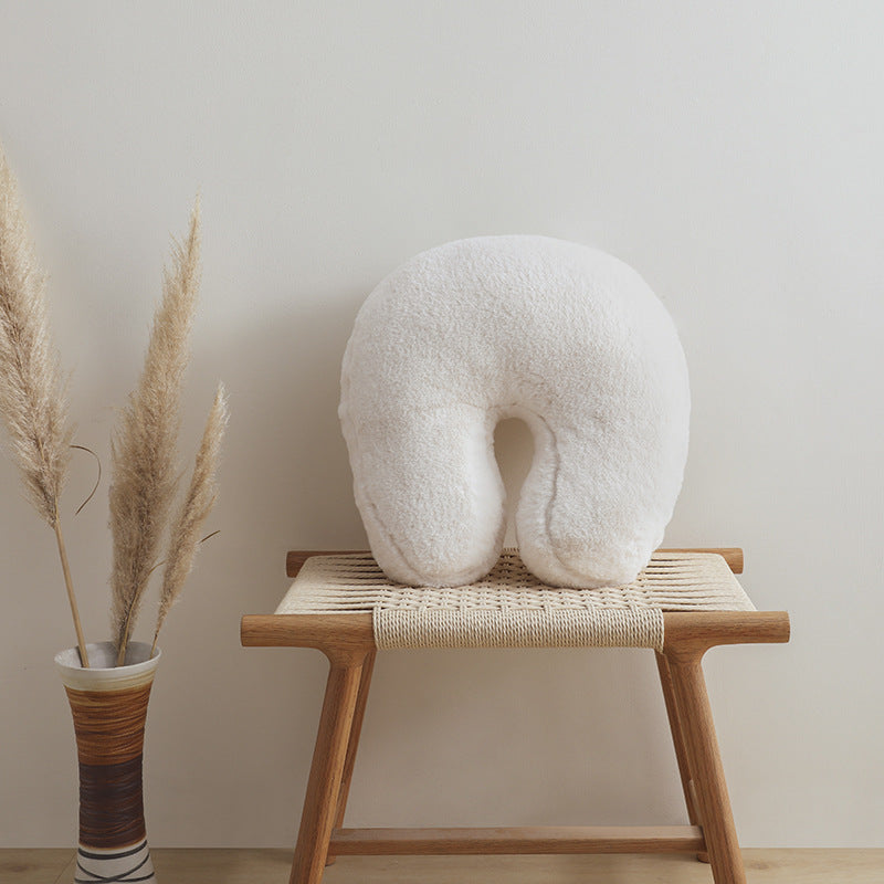 Samtiges Hasenkissen im nordischen Stil – Bild 7 | LuxeStyle