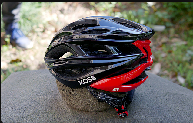 Leichter Mountainbike-Helm