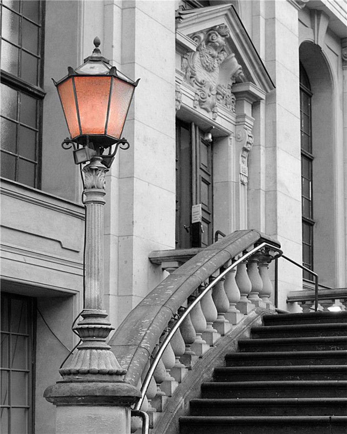 Paris Liebes-Szene mit Eiffelturm – Bild 11 | LuxeStyle