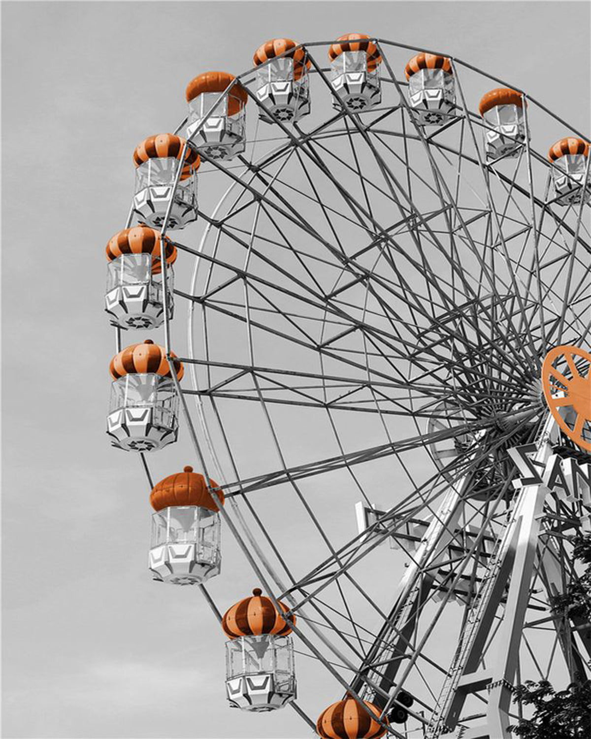 Paris Liebes-Szene mit Eiffelturm – Bild 9 | LuxeStyle
