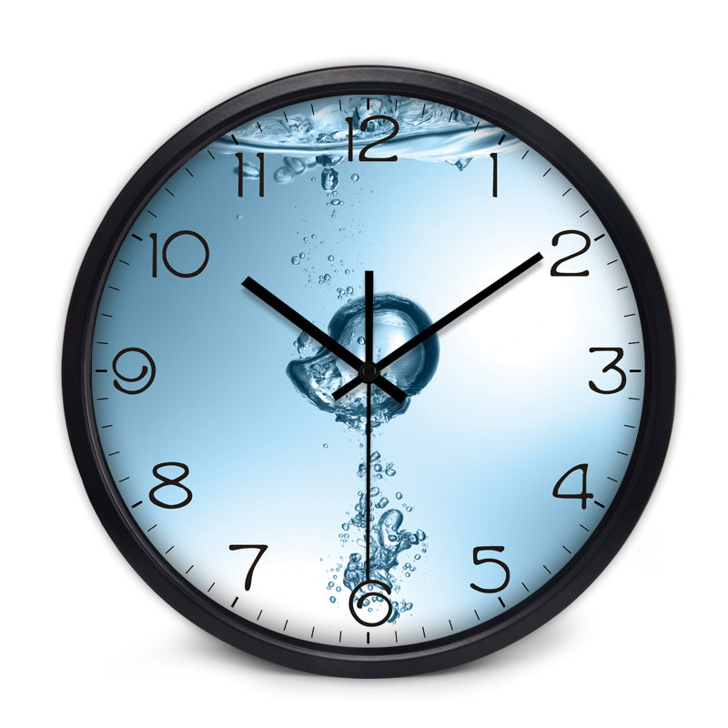 Wanduhr im schlichten, nordischen Design – Ansicht 3