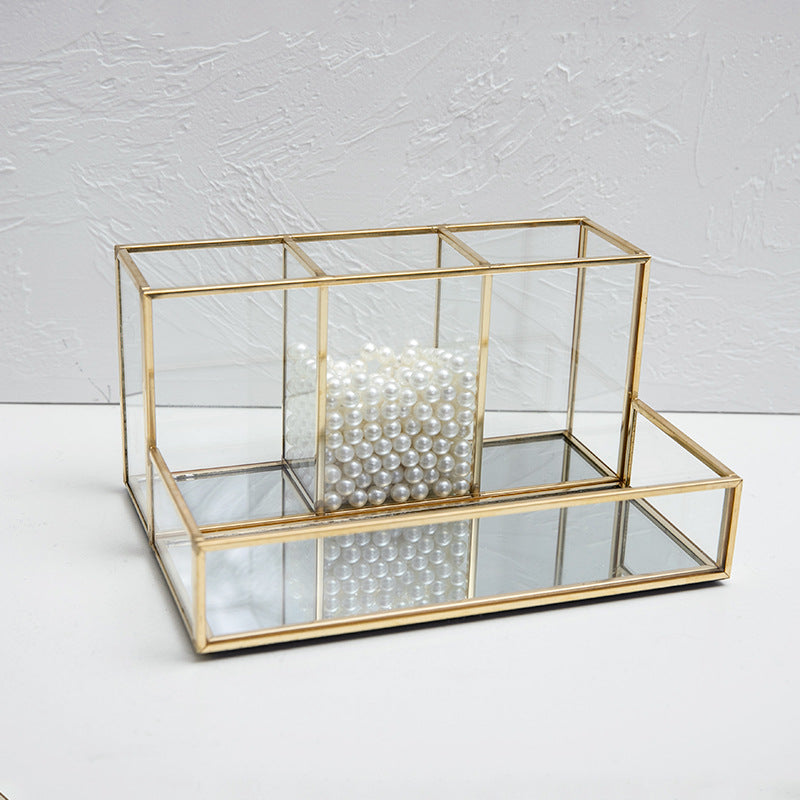 Kosmetik-Organizer aus Messing