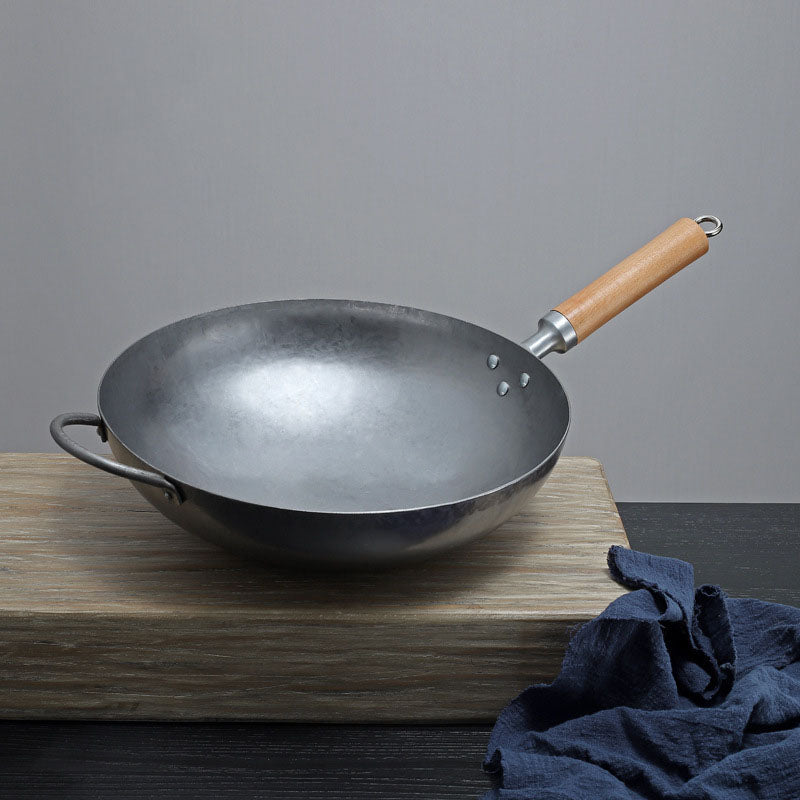 Leichte, handgemachte Eisenpfanne – Bild 4 | LuxeStyle