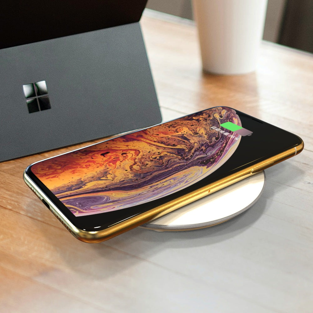 Kabelloses 10W/15W Ladegerät für iPhone – Bild 2 | LuxeStyle