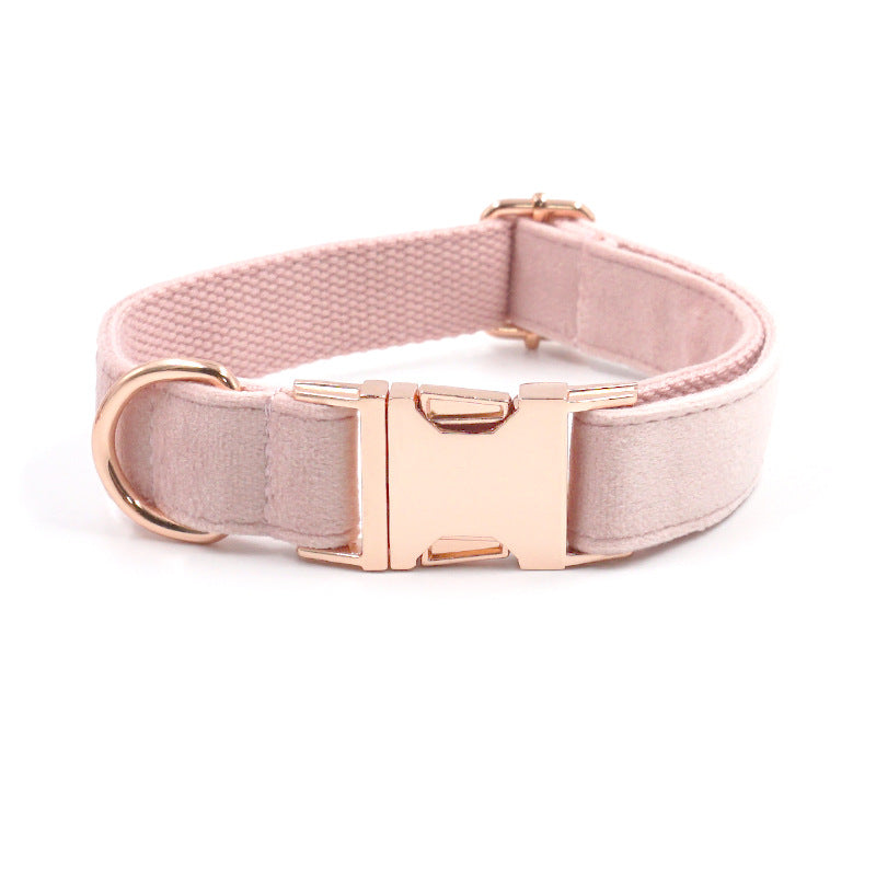 Samtiges Rose Gold Halsband mit Leine für Haustiere – Bild 4 | LuxeStyle