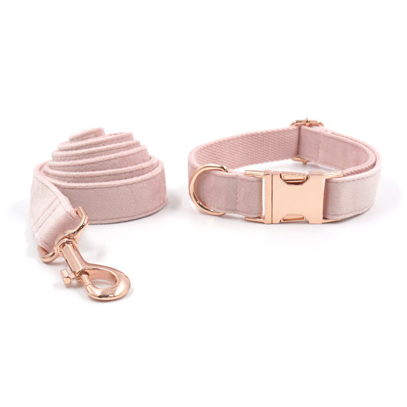 Samtiges Rose Gold Halsband mit Leine für Haustiere – Bild 5 | LuxeStyle