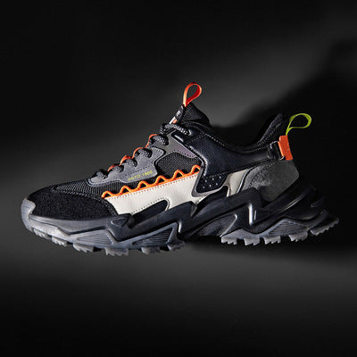 Low-Top Schnürschuhe