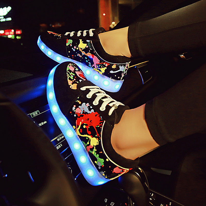 LED-Freizeitschuhe mit USB-Ladefunktion – Bild 1 | LuxeStyle