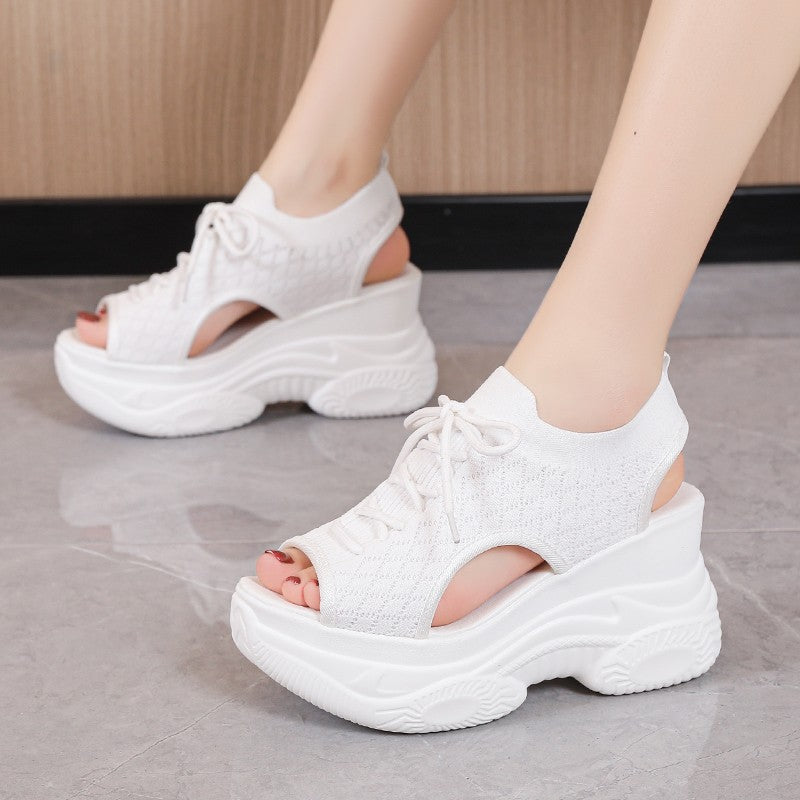 Keile-Plateau-Sandalen aus Flyknit – Bild 13 | LuxeStyle