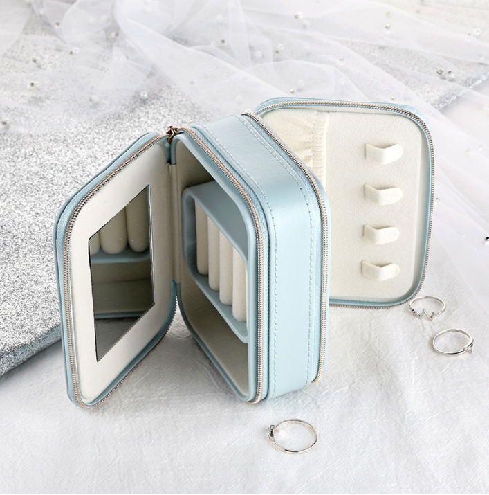 Portabler Schmuckschrank in Blau – Bild 3 | LuxeStyle