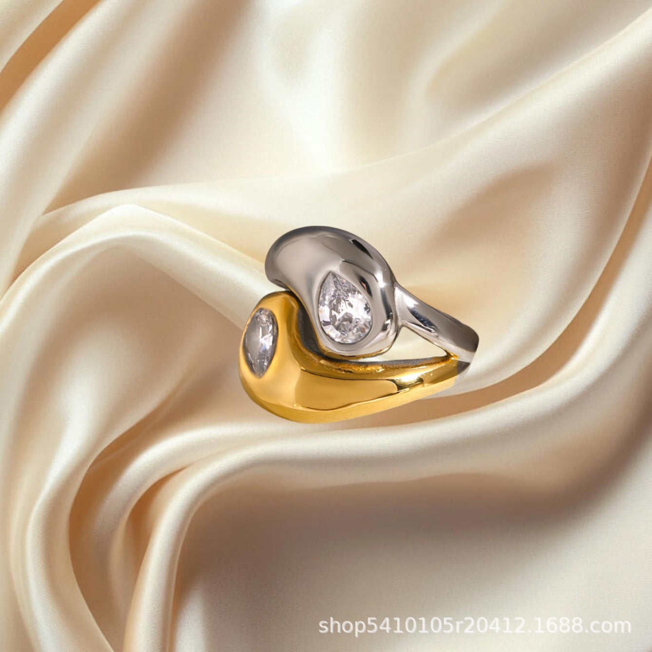 Stilvoller Vintage-Ring aus Edelstahl