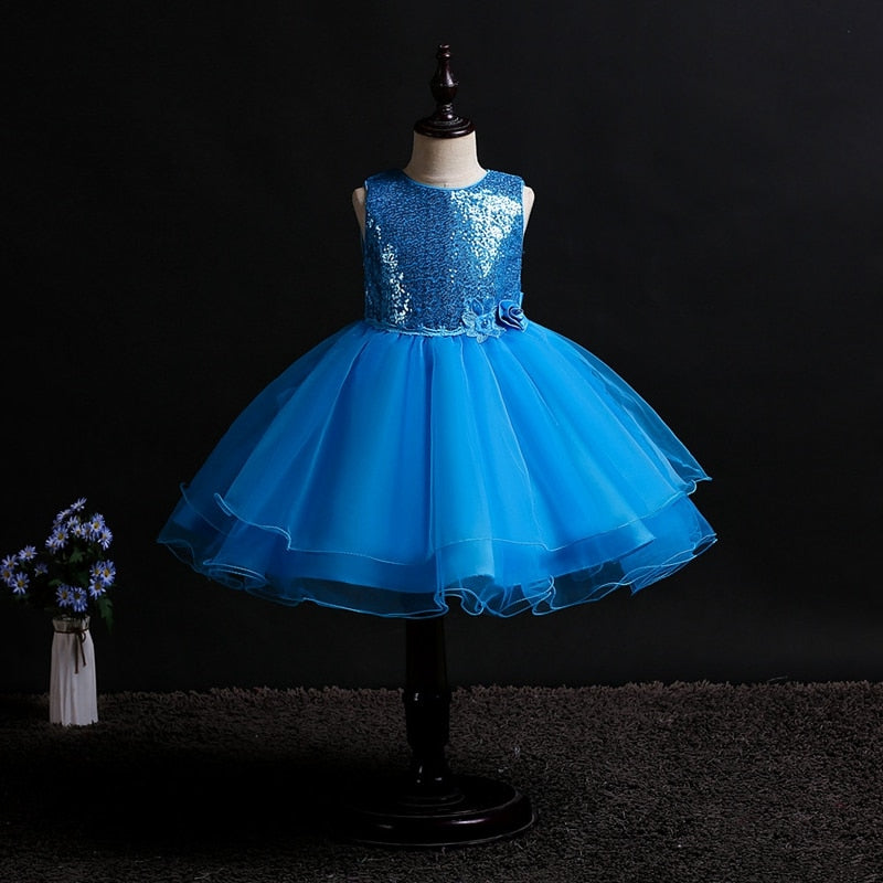 Mädchen im Abendkleid – Bild 4 | LuxeStyle