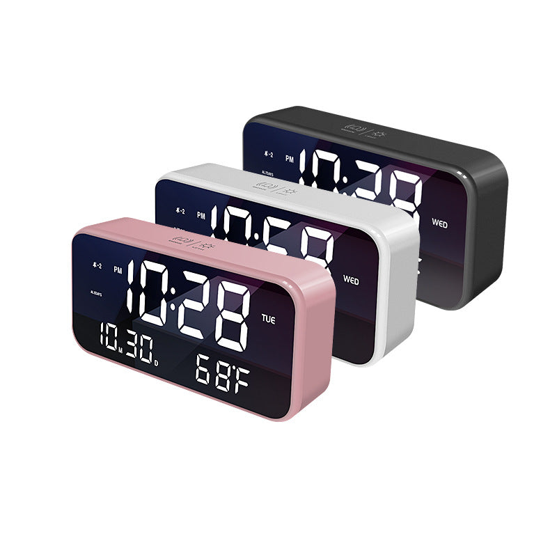 USB Lade Wecker mit LED Anzeige – Bild 1 | LuxeStyle