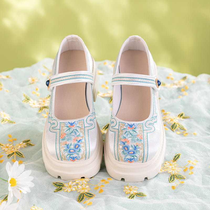 Retro Mary Jane mit Blumenstickerei