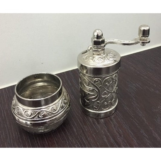 Türkische Handkaffeemühle aus Metall