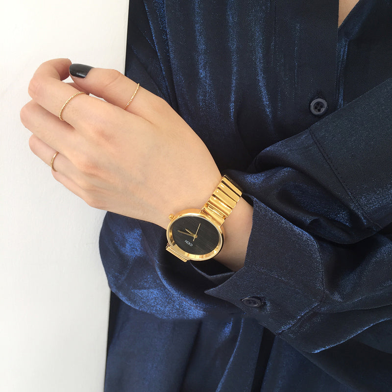 Goldene Damenuhr mit Quarzwerk – Bild 5 | LuxeStyle