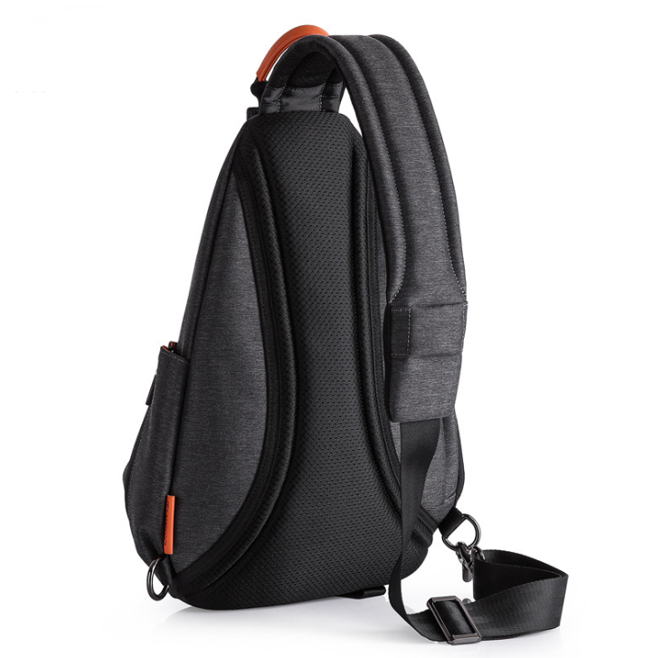Schultertasche mit USB-Ladefunktion und viel Stauraum – Bild 7 | LuxeStyle
