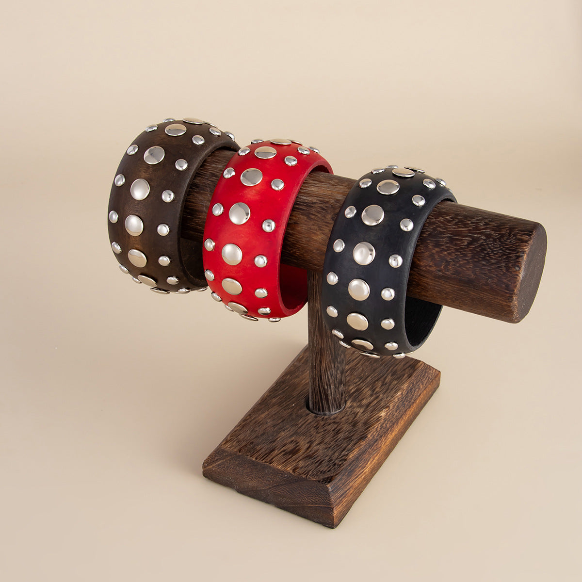 Geometrisches Holzarmband im Punk-Stil – Bild 5 | LuxeStyle