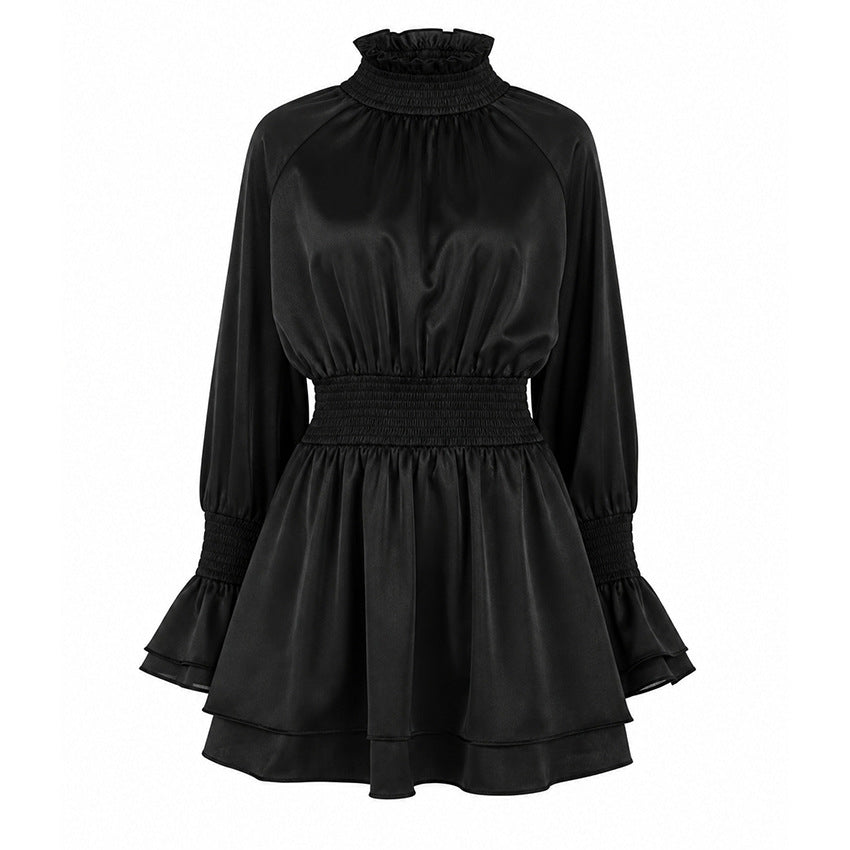 Schwarzes drapiertes Minikleid im französischen Stil