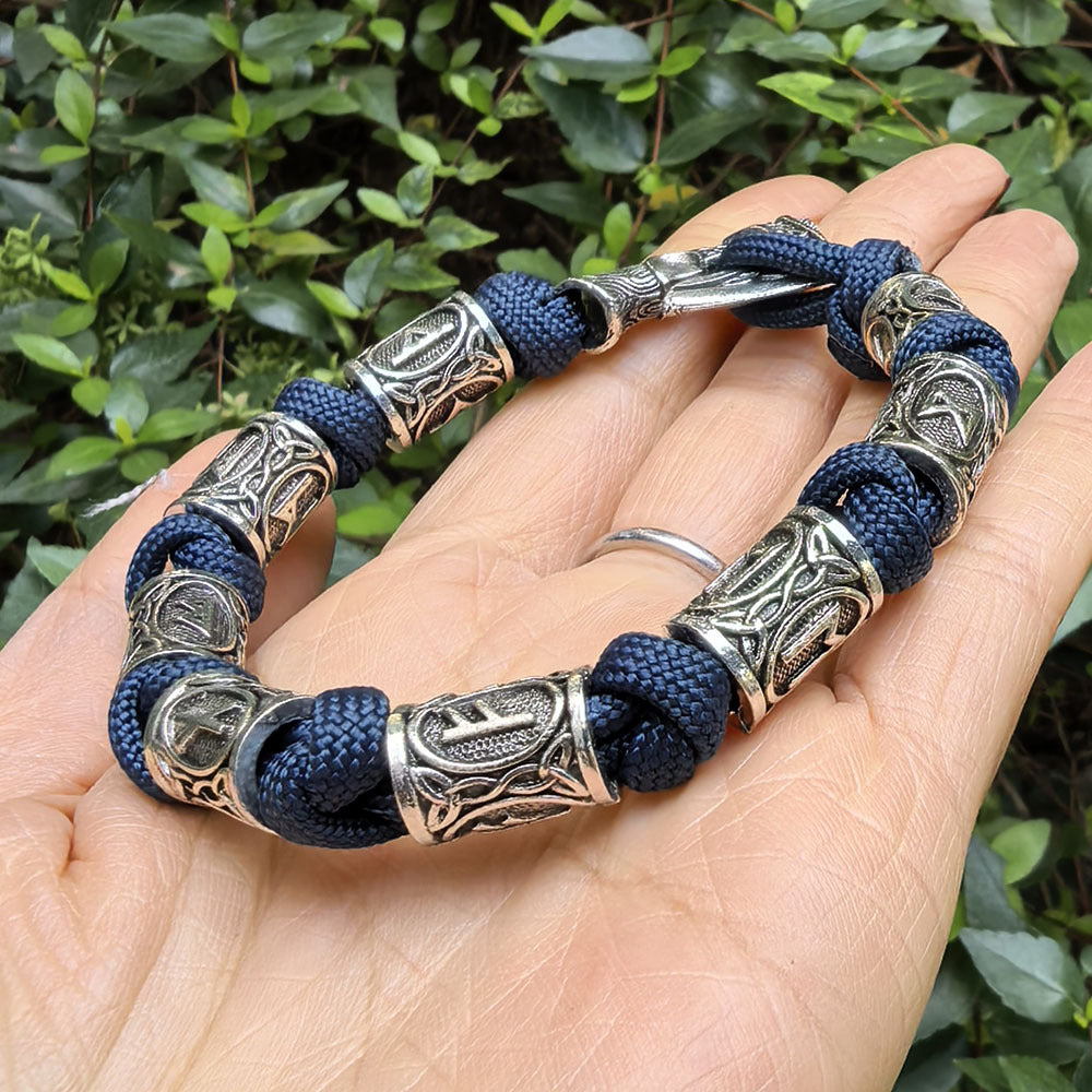 Paracord Armband mit Wikinger-Rune | LuxeStyle