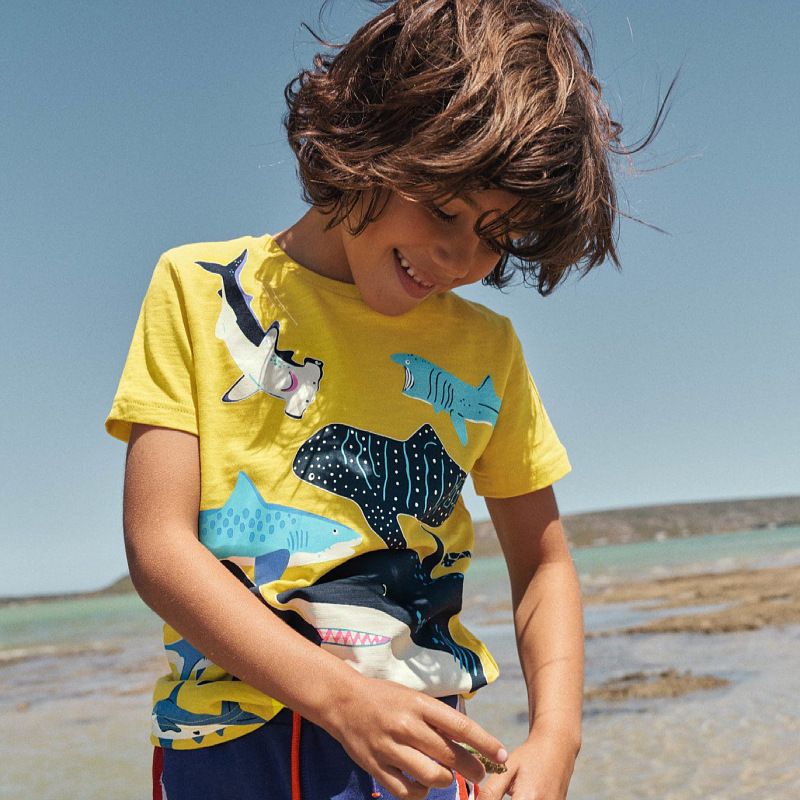 Leuchtendes Hai-T-Shirt für Kinder