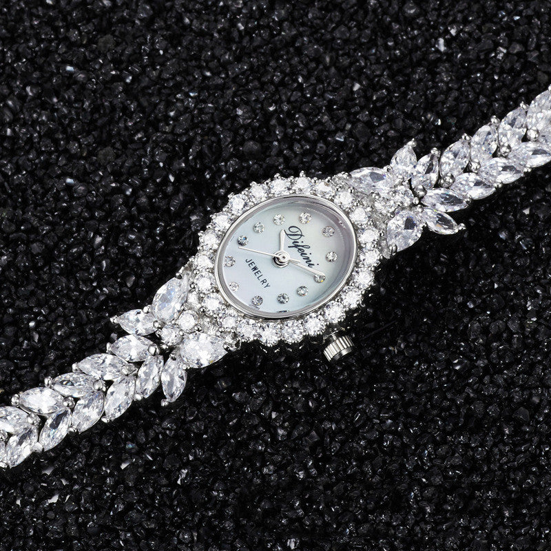 Elegante Damenuhr mit Armband und Zierfunktion | LuxeStyle