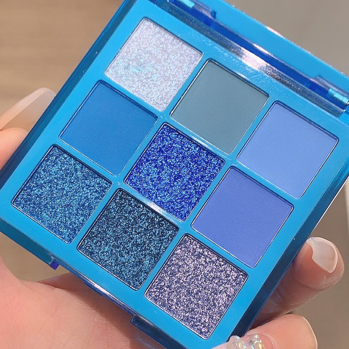 Polarisiertes 9-Farben Lidschatten-Set – Bild 7 | LuxeStyle