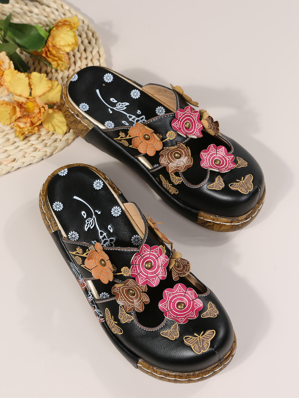Sandalen mit rundem Zeh und Pflaumen-Totem – Bild 12 | LuxeStyle