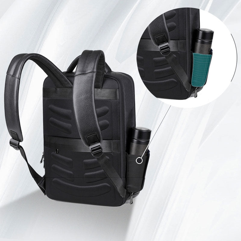 Leder-Reiserucksack mit USB-Ladefunktion