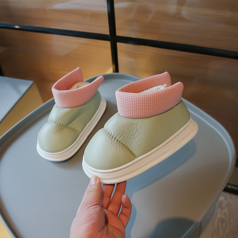 Gestreifte Winterstiefel für Kinder mit Klettverschluss