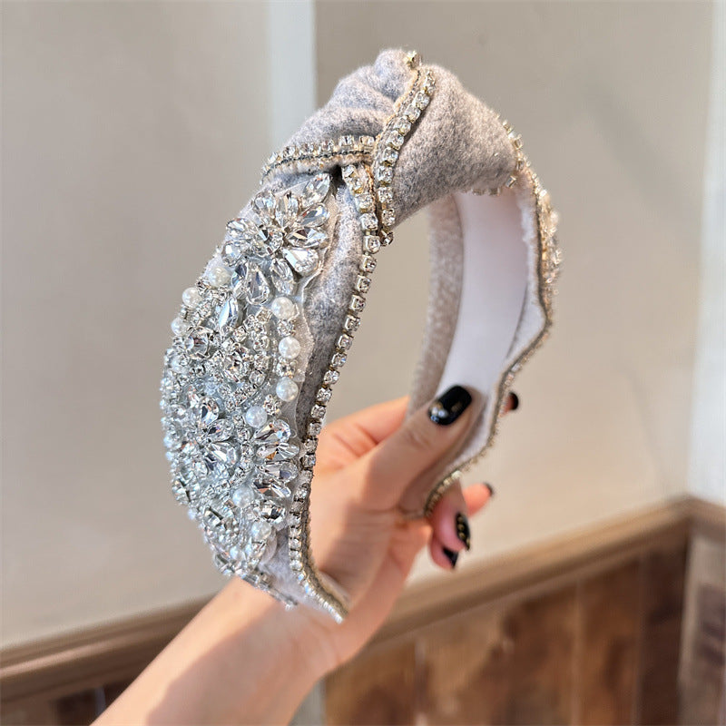 Strass-Haarreif im Retro-Hofstil – Bild 5 | LuxeStyle