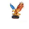 Amerikanischer Adler in Garten – Bild 1 | LuxeStyle