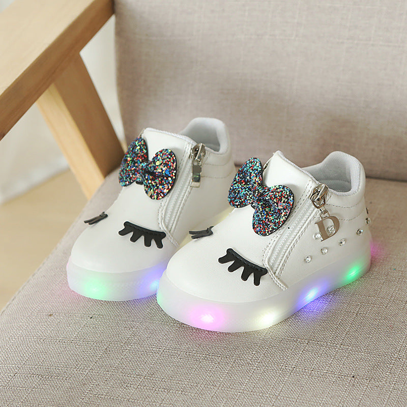 Mädchenschuhe mit Strass und Lichtern – Bild 2 | LuxeStyle